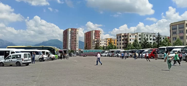 Albánie - autobusové nádraží Tirana