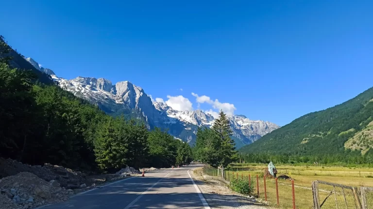 Albánie autobusem nebo autem - silnice v horách